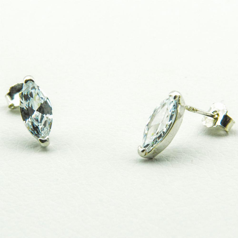 Kolczyki srebrne duża biała cyrkonia łezka na sztyfcie  SK1889