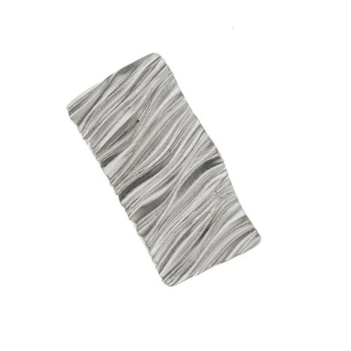 Zawieszka srebrna 925 prostokątna z falowanej blaszki SZ15945.jpg