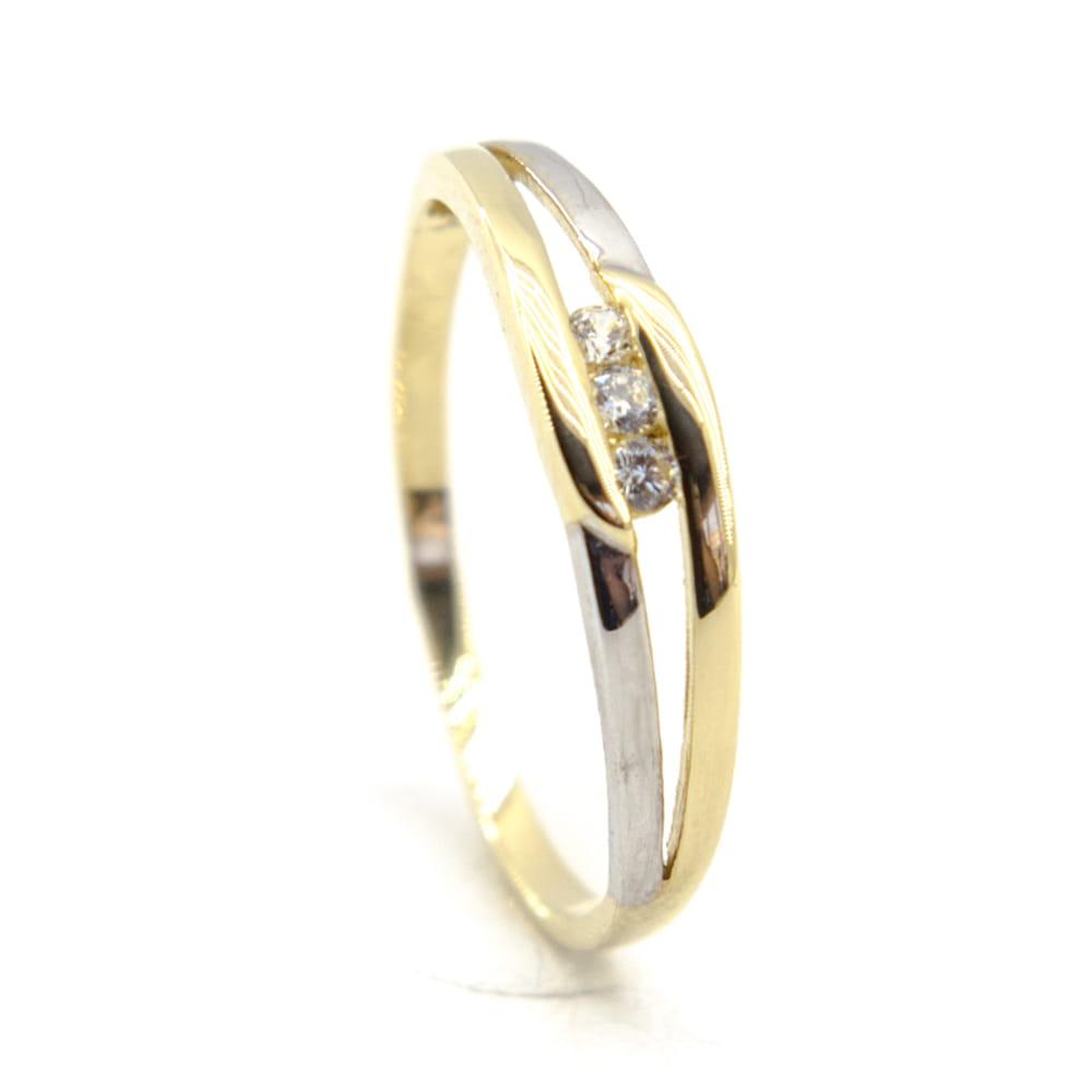 Pierścionek złoty płaski z białymi cyrkoniami ZP2154