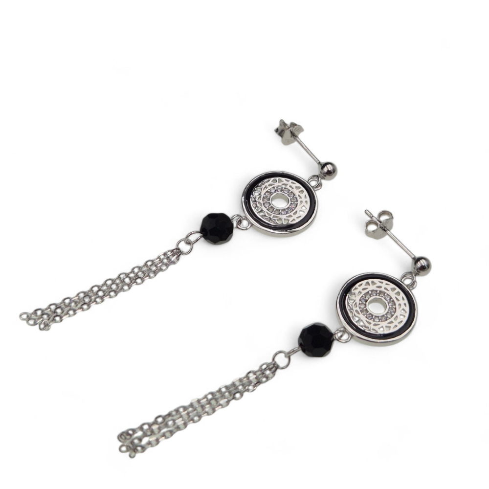 Kolczyki srebrne wiszące z ażurowym zdobionym elementem i czarnymi cyrkoniami SK18378