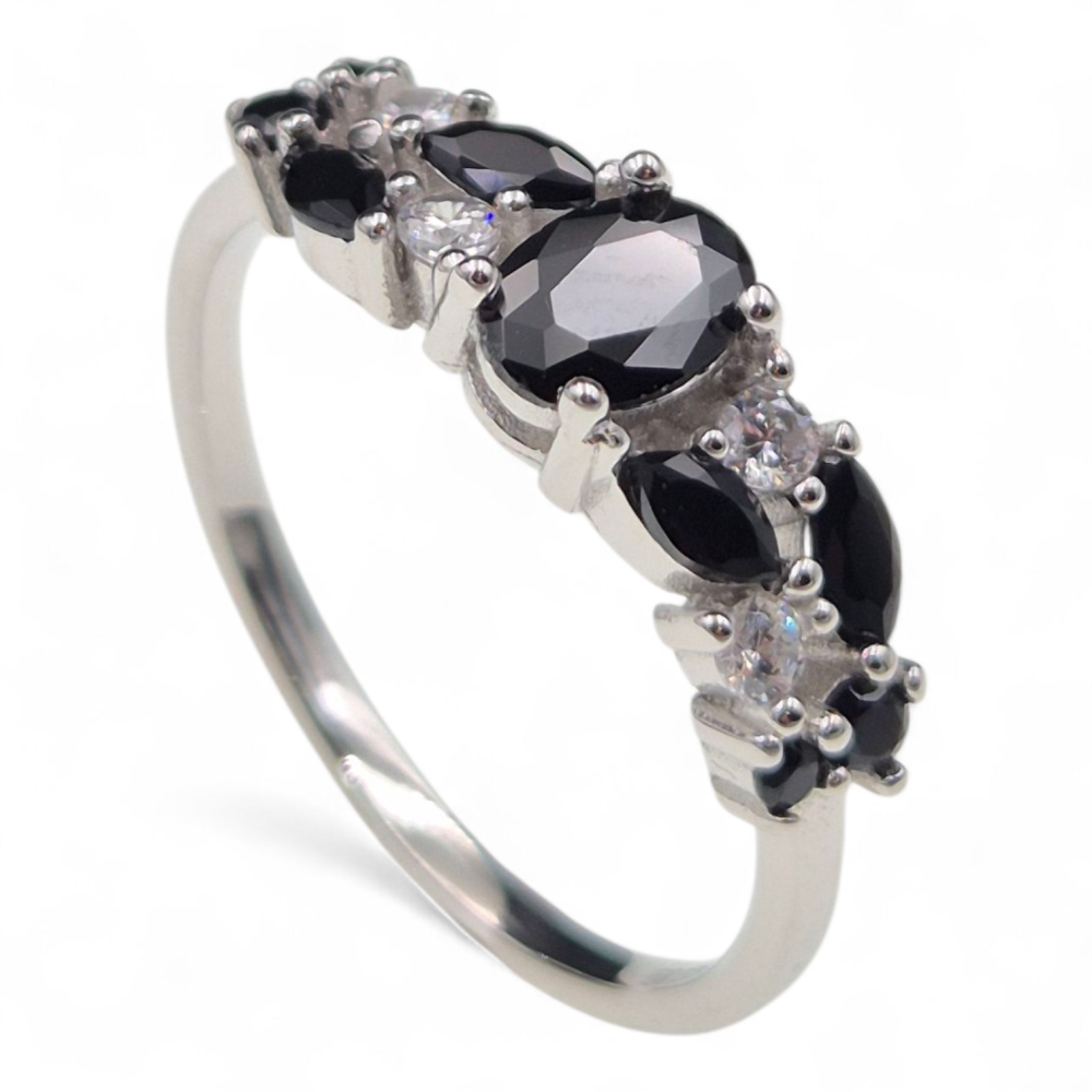 Pierścionek srebrny z czarnymi cyrkoniami SP18033