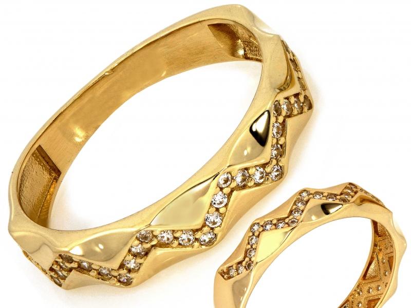 Pierścionek złoty płaski z białymi cyrkoniami ZP17961